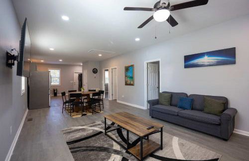 4 Min to Downtown - 11 to Elon - Washer and Dryer - Foto 5