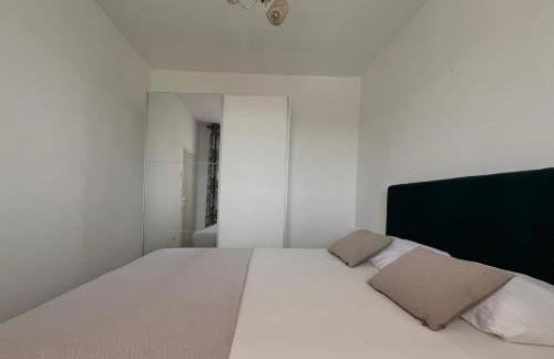 Stone & Sun Retreat with Private Pool - Foto 18