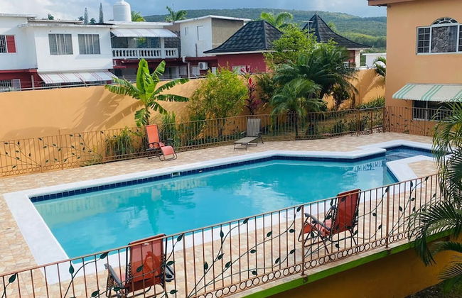 Montego Bay Ironshore Luxury Studios - Photo 31