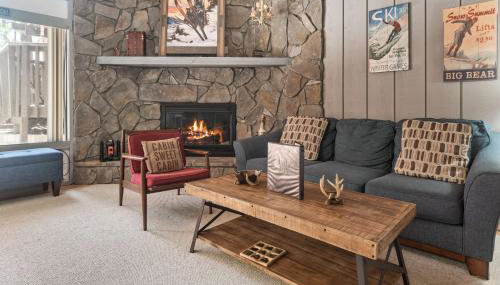 Ski-In Ski-Out Summit Townhouse- Perfect mountain getaway with views of the forest and Snow Summit! - Foto 4