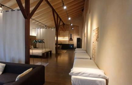 Amazing suite by the fair - Photo 27