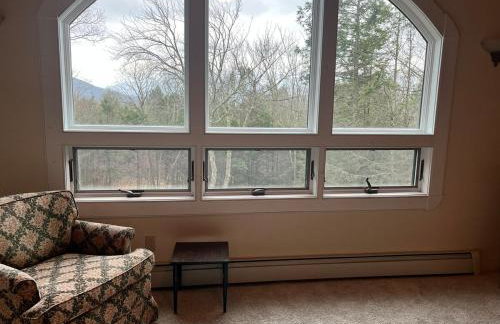 Stunning 5BR at Hunter and Windham w Oversized Deck, 5 Acres, and Mountain View - Foto 16