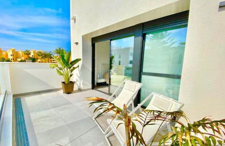 CHALET CON PISCINA PRIVADA EN LA URB. DE PUERTO REY - Foto 1