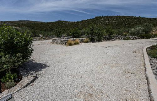 Villa Bosilen with private pool, near Trogir, Split airport, quiet area, family villa - Photo 43