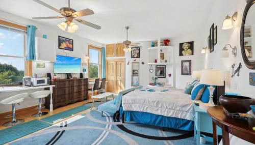 The Starlight Tower Hot Tub Suite with 8-Jet Massage Shower and Amazing Views - Foto 5