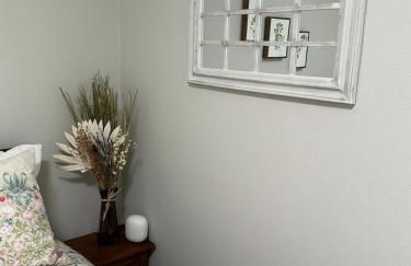 The Blue House- Backyard, grill, pets welcome - Foto 34