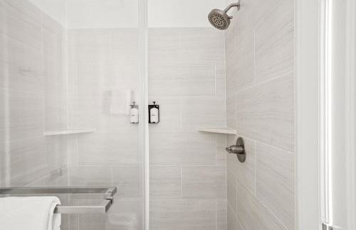 Resort-Style 3BR Ensuites, Slps7, Pool&, Gated, BBQ - Photo 13