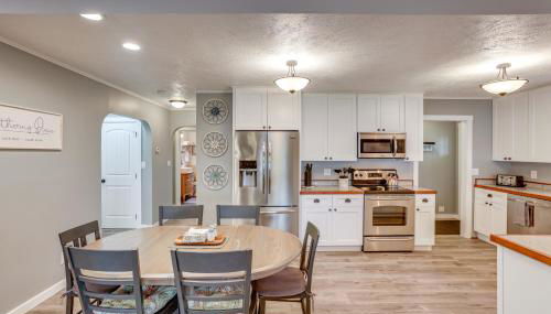 Bring Your Boat! Little Traverse Lake Getaway - Foto 5