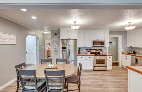 Bring Your Boat! Little Traverse Lake Getaway - Foto 5