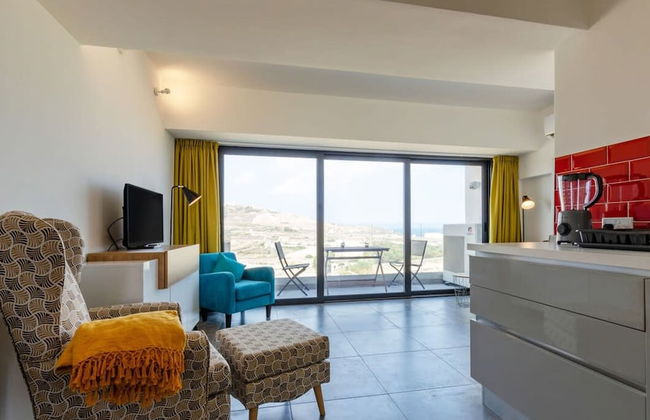 2 Bed Apartment w Distant Sea and Country Views - Foto 23