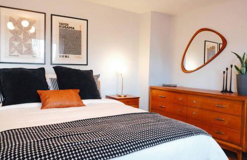 Hot Tub, 2 Blocks to Downtown Saugerties, Sleeps 8 - Foto 48