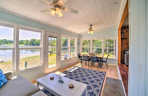 Lakefront Wisconsin Cottage with Dock and Hot Tub! - Foto 10
