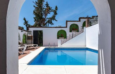 La Piriposa - Photo 1