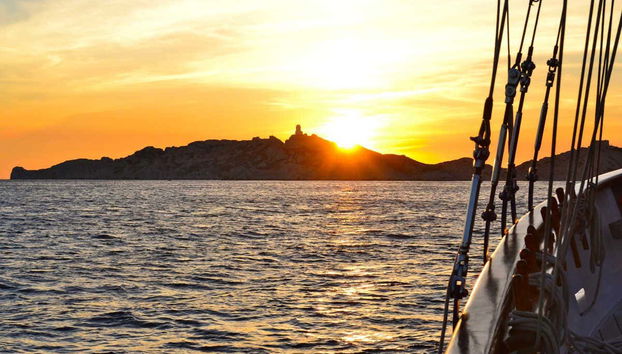 Coucher de soleil sur la côte de Marseille