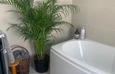 A unique and spacious river front property - Foto 53