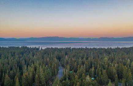 Hot Tub Sauna Game Room Modern 5BDR Family Cabin Homewood by AvantStay - Foto 32