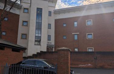 2 Bedroom 2 Bath Apartment, sleeps 4, Town Centre - Foto 6