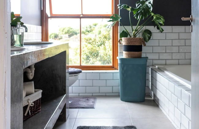 Serene Langebaan Getaway With Garden Views - Photo 20