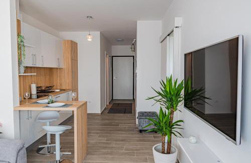 Jacuzzi - Flexible SelfCheckIns 20 - Zagreb - Luxury - Garage - Smart - Brand New - Apartments Repinc - Foto 5