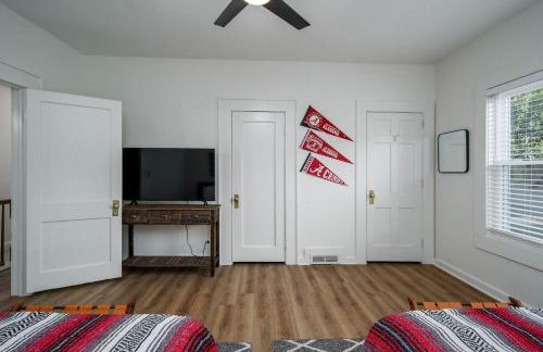 Roll Tide Bungalow-3 miles to UA- 5 TVs- Game Room - Foto 26