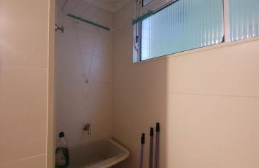 Apartamento Aconchego Frente Mar - Vila Guilhermina Praia Grande SP - Cozinha Completa - Climatizador de Ar - TV a Cabo - Wi-Fi - Photo 35