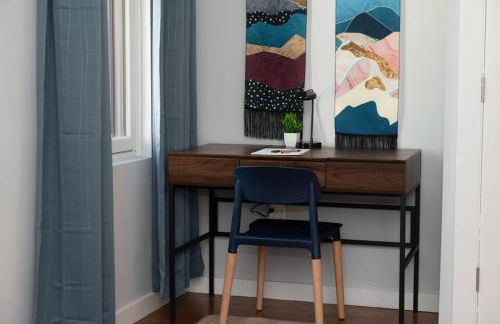 Prime OTR off Vine St, Lux Full Bed, Fast WiFi, Fully Equipped, 50in TV, Sleeps 4ppl - Foto 6