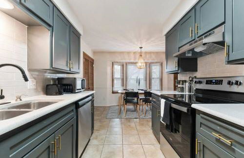 3 Bed 2 Bath Home w 2 Car Garage & Fitness Room - Foto 12