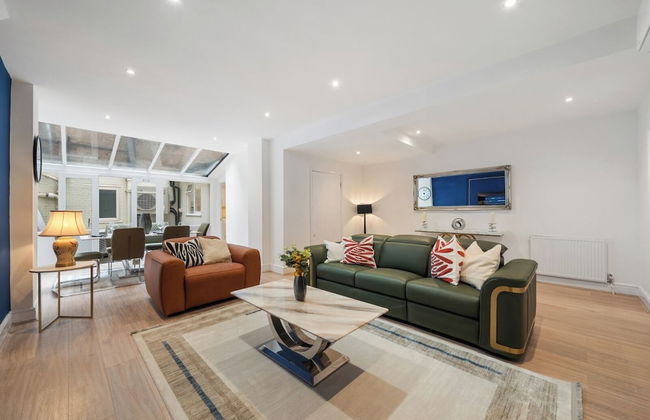 The Hertford Boutique - Photo 33