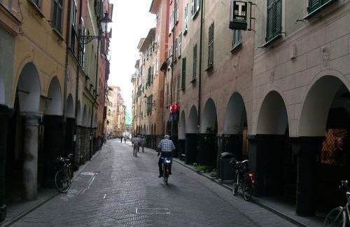 Vista sul carruggio, centro storico di Chiavari - Photo 47