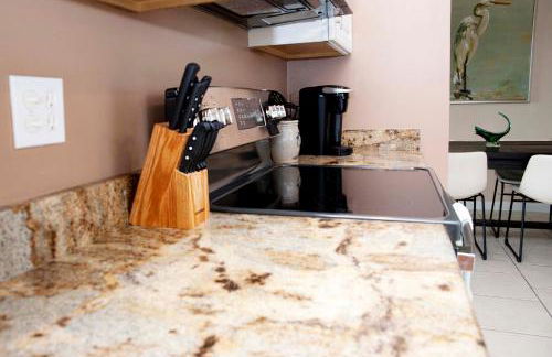 3 Bedrooms 2 Baths Pool Home available for LONGER STAYS!!! - Foto 8