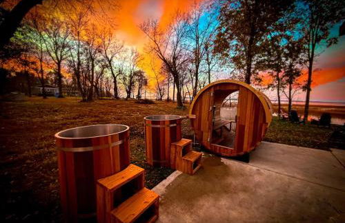 Designer Lake Cabin- HotTub, Sauna & Massage Chair - Foto 7