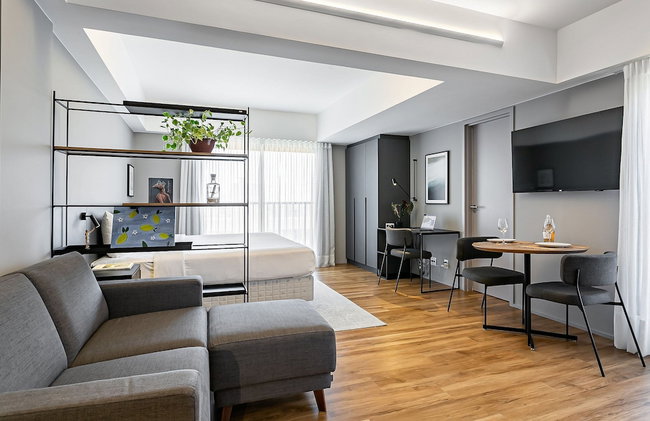 Studios Rio Branco by Viva - Prédio moderno, aptos com cama king-size no centro de Floripa - Foto 1
