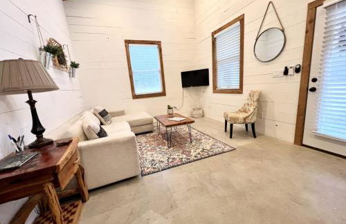 Hummingbird Haus - Hill country views on 20 acres with firepit - Photo 14