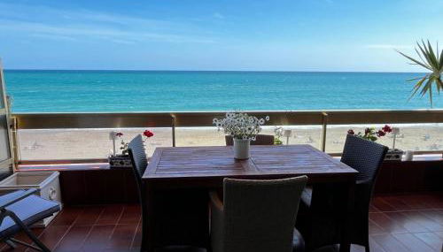 Acogedor y Amplio Apartamento familiar a pie de playa - Photo 4