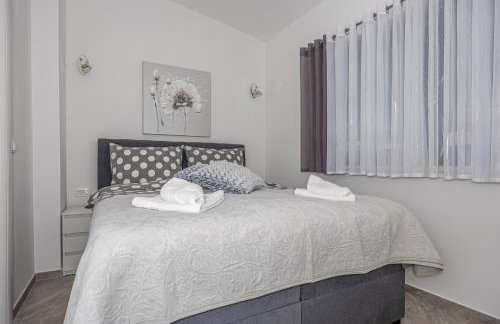 VILLA NINA MALINSKA 150m FROM THE BEACH, SWIMMING POOL - Foto 29