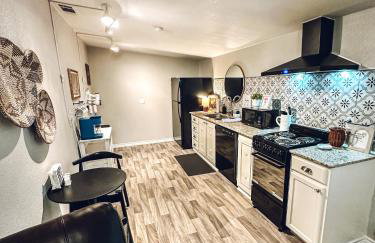 Golden Hour Getaway - Photo 9