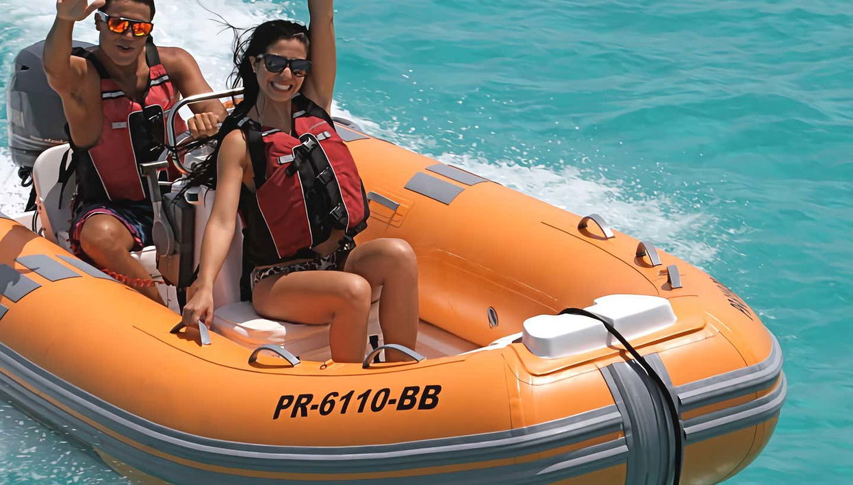 Guida di un motoscafo a Fajardo