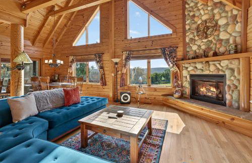 Mountain Escape on 6 acres w Hot Tub & Privacy - Foto 9