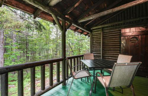 Walk to Barretts Park Wooded Cabin with Grill! - Foto 2