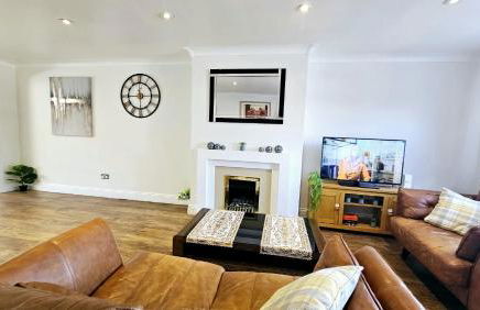 Cosy and spacious Home -Free parking, Free WiFi- sleeps 5 by FINNA Properties Ltd - Foto 40