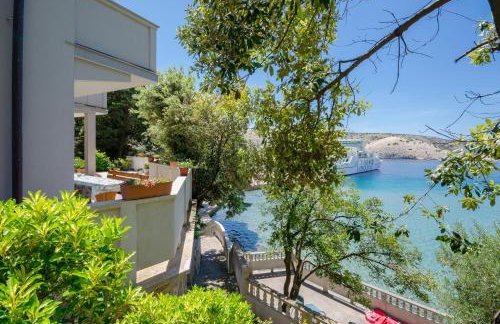 Apartments By the sea in Lopar - Photo 12