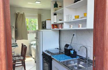 Studio com ar condicionado e estacionamento gratuito próximo ao aeroporto e praias - Foto 11