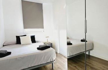 Ideal for families on the beach in Barcelona with a pool - Photo 14