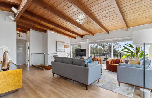 Serene Oceanview Escape with Expansive Deck home - Foto 9