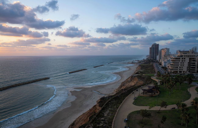 Panoramic Sea View Luxury Suite - Photo 21