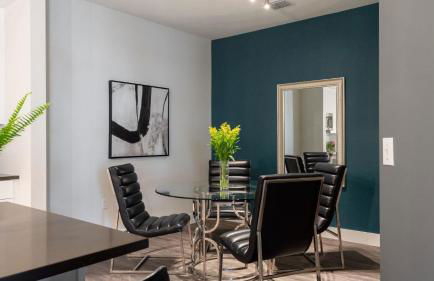 Spacious Resort style 2Bedroom 2Bath Oasis Pool Gym Desert Ridge - Foto 4