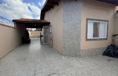 Casa próximo a plataforma de pesca com piscina e churrasqueira - Foto 28