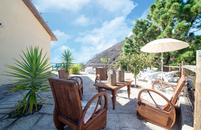 Appealing Holiday Home in La Escalona With Mountain Views - Photo 11