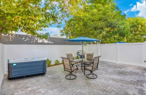 Up to 12 Guests! Modern villa near Wynwood - Photo 16