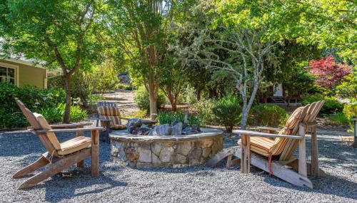 10 Acre Estate with Views Teahouse and Pickleball Court - Foto 3